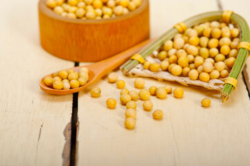 organic soya beans