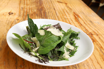 green salad with cheese 