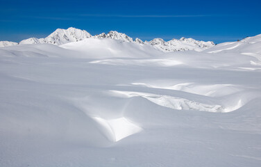 Paysage en hiver à l'Alpe d'Huez. Station de sports d'hiver des Alpes dans l'Isère. Elle fait...