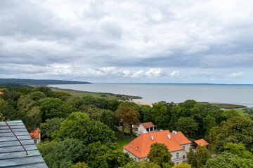 Obraz premium Panoramic view over baltic sea from the top of Catedral view point in Frombork during cloudy day.