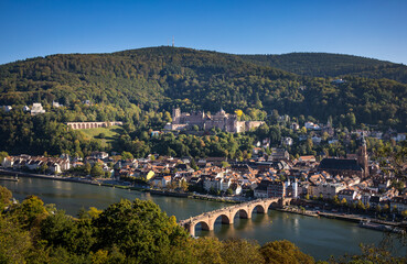 Heidelberg old town, Germany, seen from Philosophenweg, with castle, Alte Brücke and Neckar. - obrazy, fototapety, plakaty