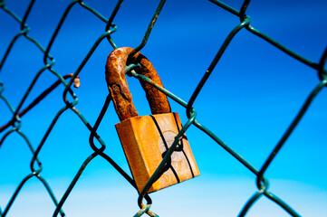 Padlock rusty by the passage of time