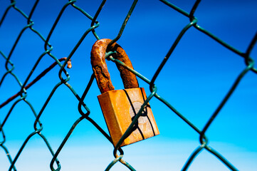 Padlock rusty by the passage of time