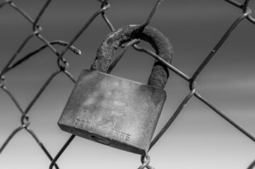 Padlock rusty by the passage of time