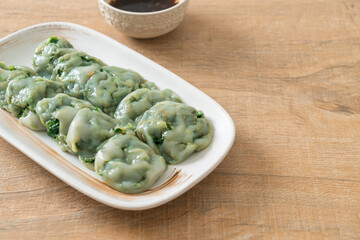 steamed chives dumplings with sauce