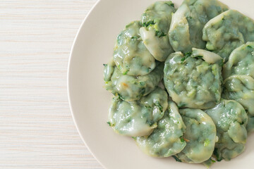 steamed chives dumplings with sauce