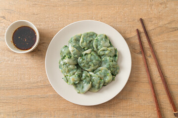steamed chives dumplings with sauce
