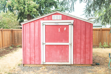 Fototapeta na wymiar red shed barn