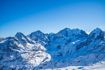 Obraz premium snow covered mountains