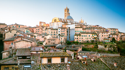 Fototapeta na wymiar Panorama del borgo medievale di Siena, in Toscana, Italia Europa