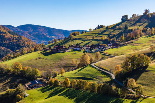 Germany, Baden-Wurttemberg, Wieden, Village in Black Forest during autumn