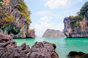 Fototapeta premium Beautiful landscape with rocks, cliffs, tropical beach. Hong Island, Thailand.