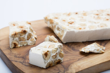 Torrone alle nocciole