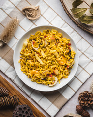 Fideua plate with clams, prawns and peppers