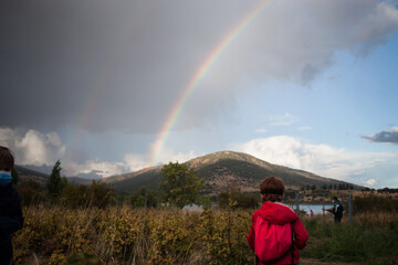 Arco iris en el campo