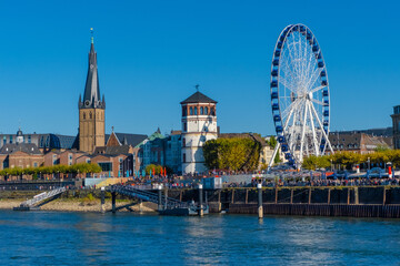 Fototapeta na wymiar Dusseldorf on Rhein river