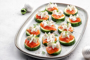 Cucumber bites with smoked salmon and cream cheese