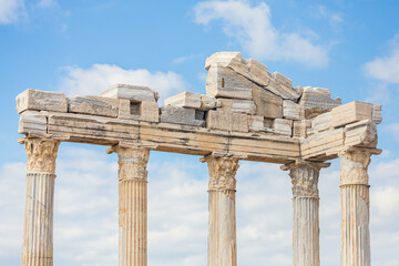 Fototapeta premium An antique ruined city of columns.Ruin. View of the ancient city in Side, Turkey.