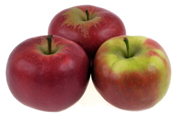 Pommes en gros plan sur fond blanc