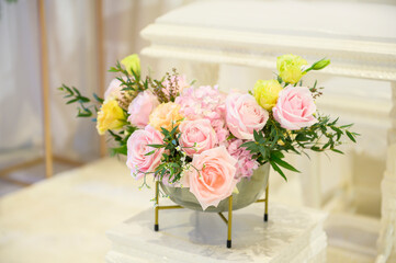 White wedding flowers and wedding decorations.