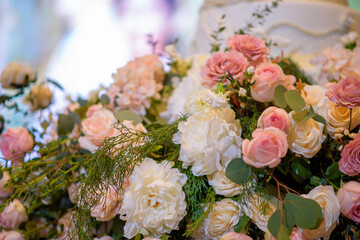 White wedding flowers and wedding decorations.