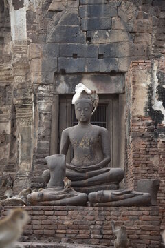 buddha statue in temple si sanphet