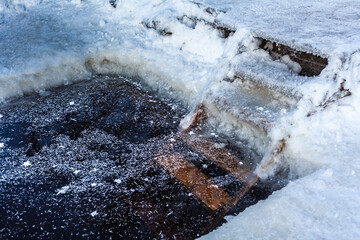 Obraz premium Snowy crystalls of ice on frozen lake