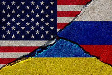 cracked concrete wall with painted united states, russia and ukraine flags - obrazy, fototapety, plakaty