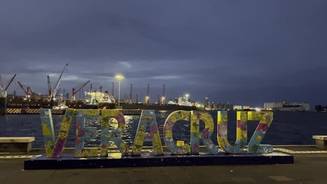 Malecon del puerto de Veracruz en la noche. Visit Mexico, ocean