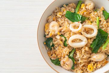 Fried rice with squid or octopus