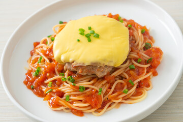 Spaghetti Tomato Sauce with Hamburg and Cheese