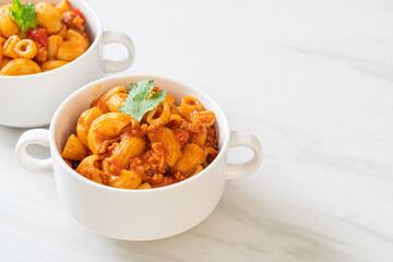 macaroni with tomatoes sauce and mince pork