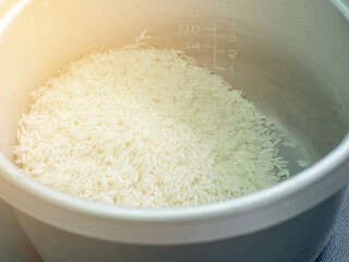 Prepare a Thai rice cooker