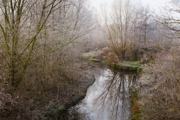 Landschaft am Körnebach mit Raureif, Westfalen, Nordrhein-Westfalen, Deutschland, Europa