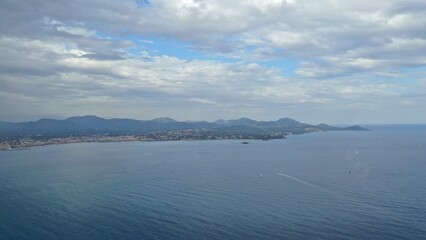 survol de la côte d'Azur dans le Var entre Sainte-Maxime et Fréjus