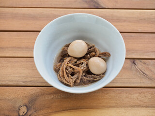 한국음식 소고기와 메추리 알 간장조림, 장조림