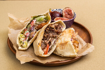 中近東料理　ケバブサンド　Middle Eastern food kebab sandwich 