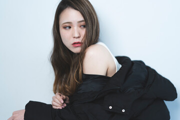 クールな女性ポートレート