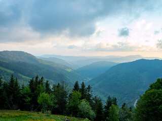 Ausblick über das Gebirge im Schwarzwald