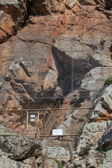 Fototapeta na wymiar Cueva del Castillo, rock shelter with prehistorical paintings, Monfrague National Park, Spain