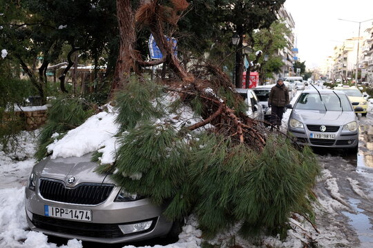 Heavy snowfall in Athens