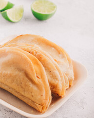 Tacos de barbacoa dorados