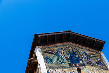 Dettaglio della facciata della Basilica di San Frediano a Lucca