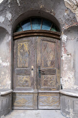 Fototapeta na wymiar schöne alte Tür