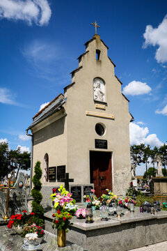 Cieszanów - Kaplica na cmentarzu