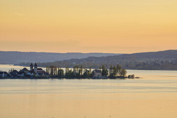Obraz premium Insel Reichenau im Abendlicht