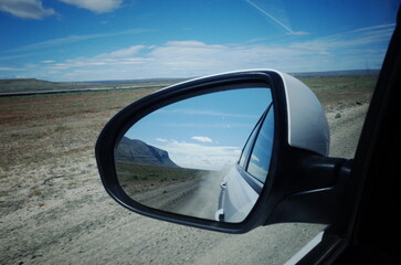 car mirror Iceland road - obrazy, fototapety, plakaty