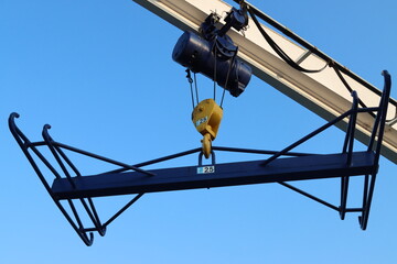 cranes for lifting and moving boats