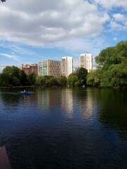 Fototapeta premium Lake in the city