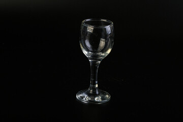 Empty glass for vine or water